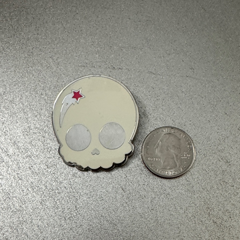 Loungefly Silver Skull Pin - Picture 7 of 8